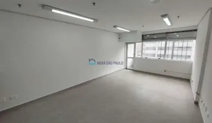 Sala Comercial de 30m² em Cerqueira César: Ideal para consultórios e escritórios!