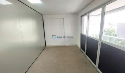 Descubra a praticidade e o charme de um imóvel comercial sob medida para o seu negócio!
