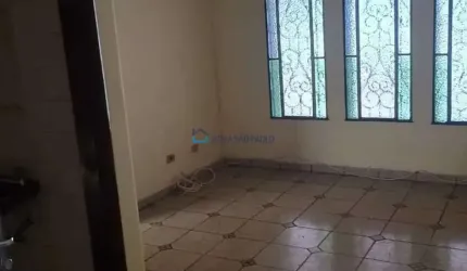 Sobrado com 03 dormitórios e 147m²