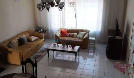 Sobrado com 3 dormitórios em Mirandópolis.