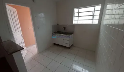 Casa assobradada para locação! A 15 minutos a pé do metrô São Judas!
