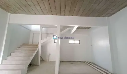 Imóvel com salão de 130m² no Ipiranga