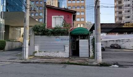 CASA COMERCIAL PARA LOCAÇÃO! A 5 minutos do metrô Faria Lima!