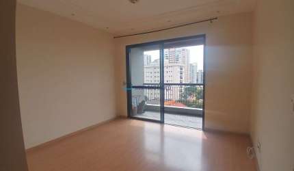 Apartamento com 3 dorm, 1 suite, sala com sacada, 1 vaga.