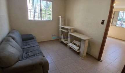 Casa com 01 dormitório na Vila Santa Catarina
