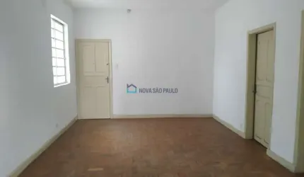 Casa assobradada comercial ou residencial! A 07 minutos a pé do metrô Praça da Árvore.