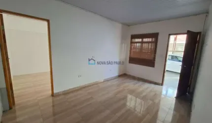 Ótima localização, imediação do Metro Saude e Praça da Arvore