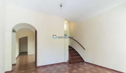 Sobrado residencial e comercial na região da Saúde com 260m²