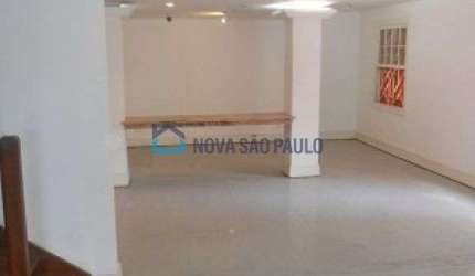 Casa de 186m² disponível para locação na Santa Cecília.