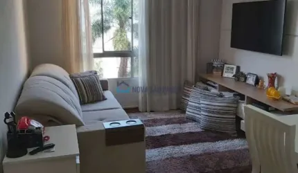 Apartamento de 2 dormitórios no Jardim Maria Estela