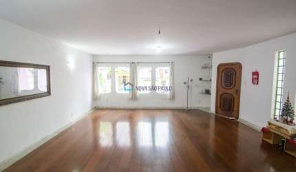 Sobrado 340m²,Tríplex, Quintal,4 Dts, 3 suítes, 5 vagas ! A 950 m,10 min a pé ao Metrô Alto Ipiranga