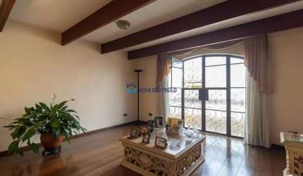 Casa a venda no Jardim Aeroporto com 03 dormitórios, 180 m² útil