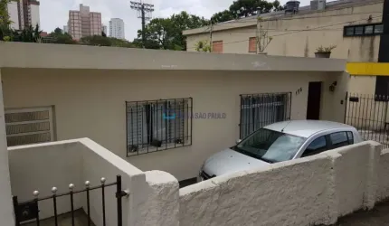 Casa térrea com Edícula ! Vai a pé ao Metrô Shopping Santa Cruz