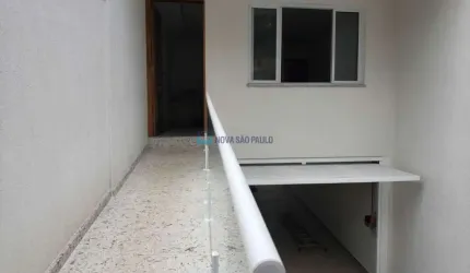 Sobrado novo à venda na Saúde com 3 suítes, 5 vagas de garagem e terraço gourmet.