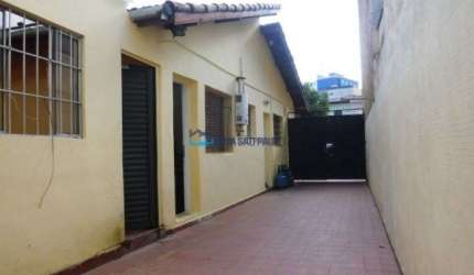 Casa Térrea e Galpão de 200m² nos fundos