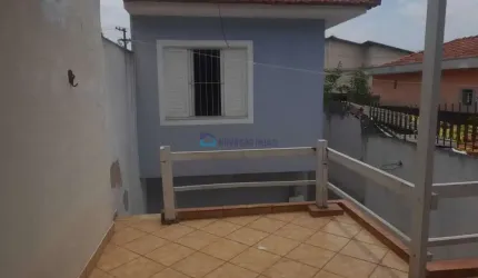 Casa com 3 quartos 1 suite 2 vagas em ótimo estado de conservação