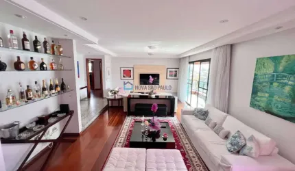 Apartamento alto padrão em rua tranquila e acabamento de primeira, pertinho do metrô Praça da Árvore
