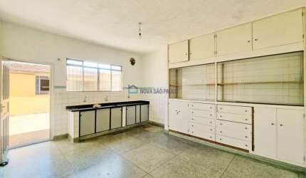 Casa à venda, na Vila Moinho Velho, a 900 metros do metrô Sacomã