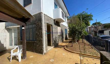 Casa à venda  ao lado da Estação de Metrô Praça da Árvore, com 2 quartos.