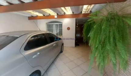 Casa à venda na Saúde com 3 quartos e 2 vagas de garagem.