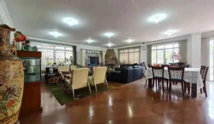 Sobrado a venda em vila fechada à 300 metros do Parque da Aclimação