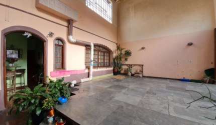 Casa a venda na Aclimação, 03 dormitórios e amplo quintal com área gourmet
