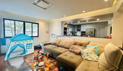 Sobrado com 5 Quartos e 4 banheiros à Venda, 520 m²,  tem em anexo 3 lojas comerciais com renda.