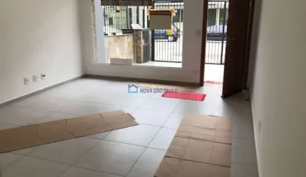 Sobrado Comercial Planalto Paulista 5 Salas, 4 banheiros, cozinha, 1 vaga de garagem, quintal.