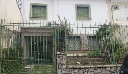 Casa à venda na Vila Clementino com 3 quartos sendo 1 suíte.