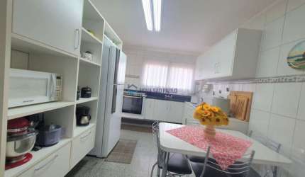Amplo apartamento, a 800 metros metrô São Judas com varanda e 2 vagas demarcadas!
