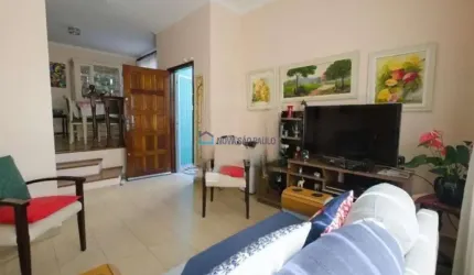 Casa à venda em Vila Mariana . 3 quartos (1 suíte) . 3 banheiros . 2 vagas