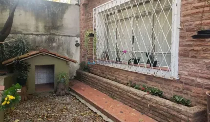Casa Comercial à venda na Vila Mariana com 8 salas e 4 vagas de garagem