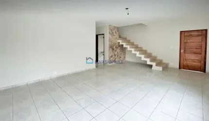 Casa à venda na Saúde com 3 quartos e 2 vagas de garagem.