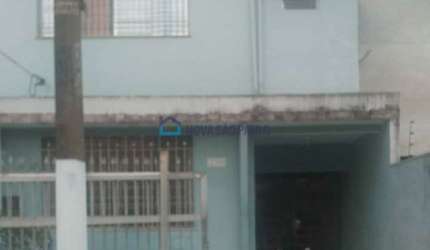 Casa à venda na Vila Guarani com 3 quartos e 3 vagas de garagem.