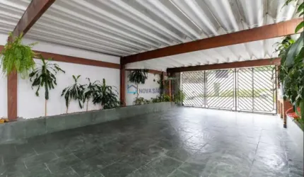Sobrado em Vila Mariana . 4 dormitórios (1 suíte) . 4 banheiros . 4 vagas . 220m2