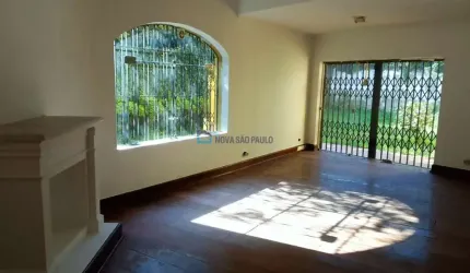 Venda. Jardim Leonor/Morumbi. Casa térrea 349M². 3 suítes. 5 vagas.