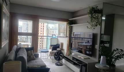 Apartamento à venda na Saúde com 2 quartos sendo 1 suíte e 2 vagas de garagem.