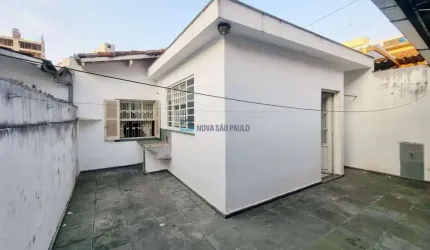 Casa Térrea à Venda, com 02 Dormitórios, 2 Vagas, Edícula, a 500 Metros do Metrô Jabaquara!
