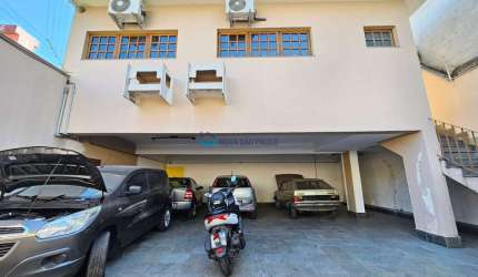 Casa com 3 dormitórios 1 suíte 8 vagas próximo ao Metrô Saúde.
