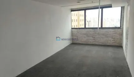 Sala comercial na Praça da Árvore, 56m² com 1 banheiro e 1 vaga.