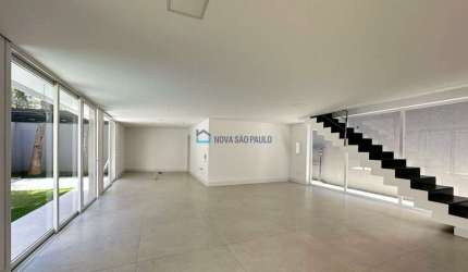 Casa em condomínio com 472m² em Jardim dos Estados.