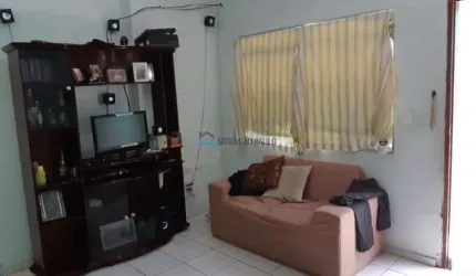 Casa à venda em Americanópolis com 4 quartos e 1 vaga de garagem.