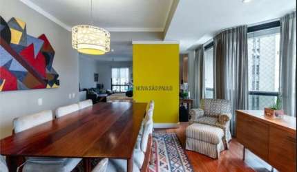Moema Pássaros, Apartamento clássico, ensolarado!
