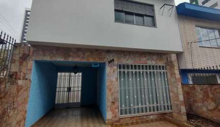 Casa à venda na Vila Clementino com 3 quartos e 2 vagas de garagem.