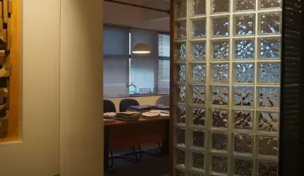 Sala comercial Al. Dos Jurupis,  Moema- SP,  42 m² , 2 banheiros,  à venda