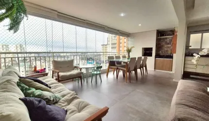 Apartamento à venda, 3 suítes, 3 vagas demarcadas e livres, com varanda gourmet!