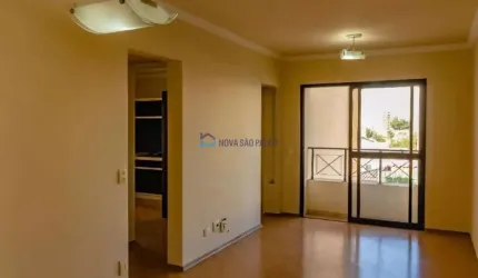 Apartamento com 80 metros de área útil, 2 vagas garagem