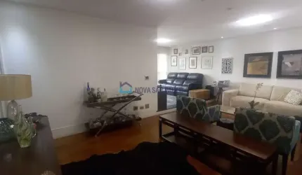 Apartamento à Venda - 3 Quartos, 1 Suíte, 4 Vagas de Garagem - 141m²