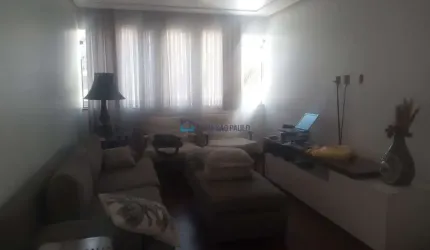 Casa à venda no bairro Bosque da Saúde com 3 suítes e 4 vagas de garagem.