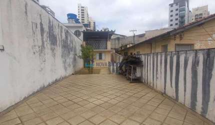 Casa com quintal gigante no bairro do Bosque da Saude